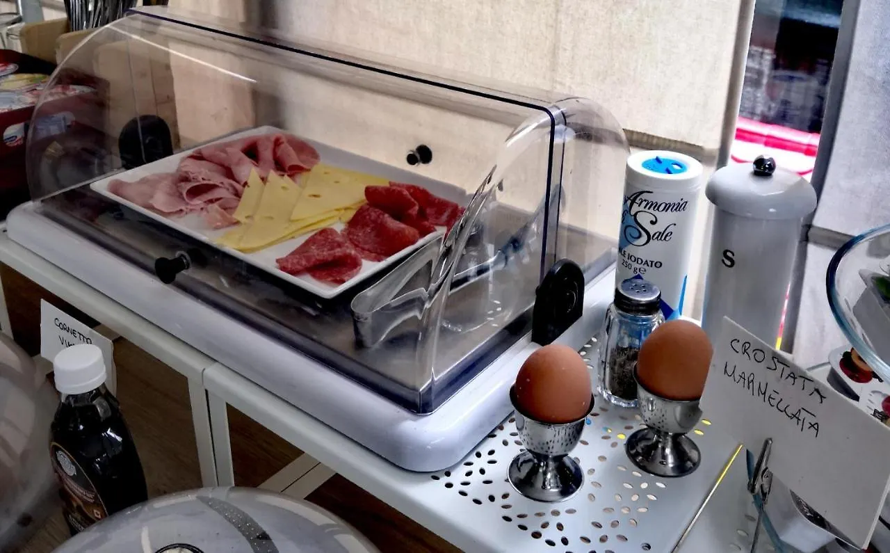 Hotel Iride Suite & Breakfast- Ideale Per Famiglie E Coppie Riccione 2*,
