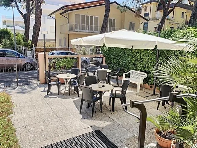 **  Hotel Iride Suite & Breakfast- Ideale Per Famiglie E Coppie Riccione Italy