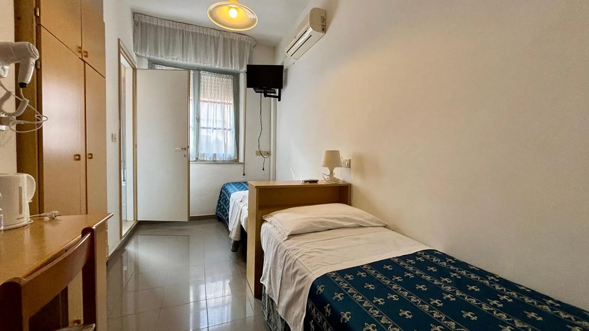 Hotel Iride Suite & Breakfast- Ideale Per Famiglie E Coppie Riccione Italy