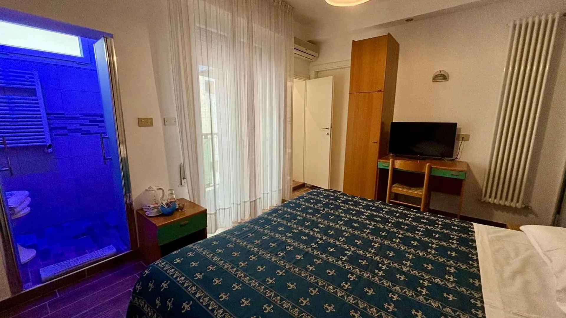 Hotel Iride Suite & Breakfast- Ideale Per Famiglie E Coppie Riccione