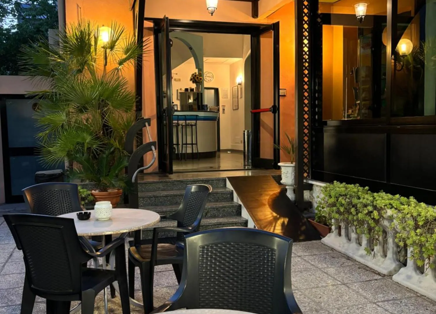 Hotel Iride Suite & Breakfast- Ideale Per Famiglie E Coppie Riccione 2*,
