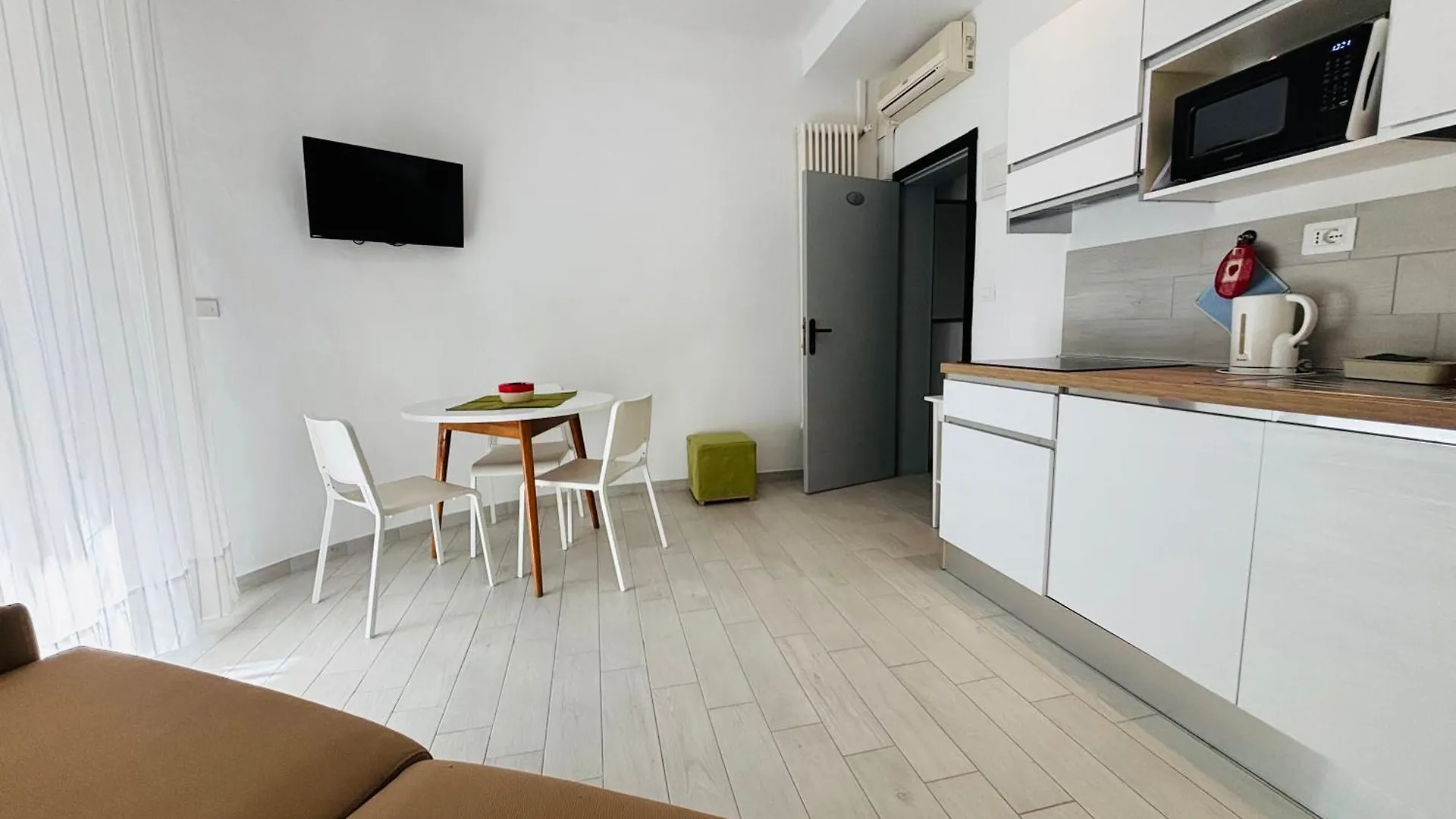 Hotel Iride Suite & Breakfast- Ideale Per Famiglie E Coppie Riccione 2*,  Italy