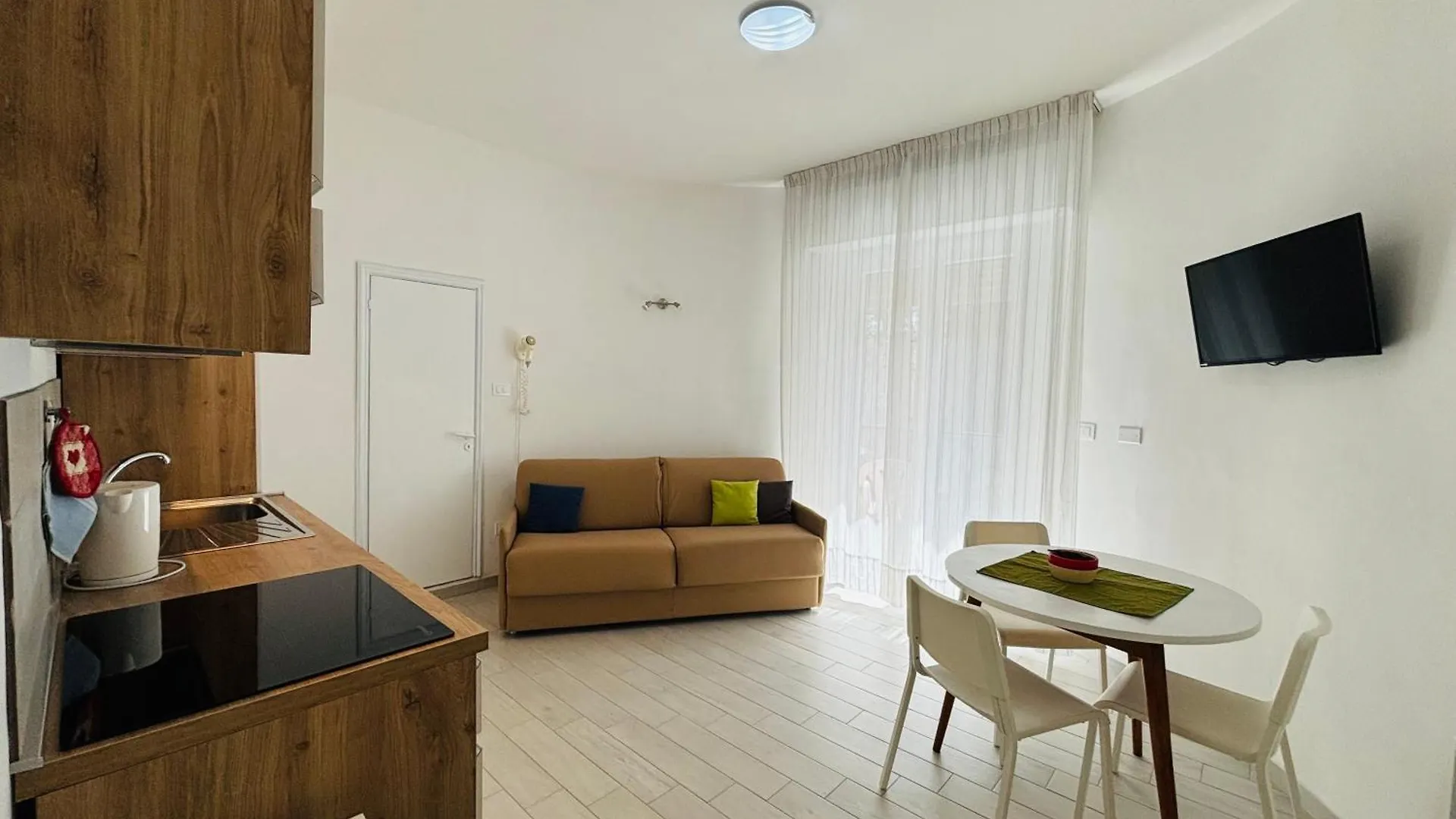 Hotel Iride Suite & Breakfast- Ideale Per Famiglie E Coppie Riccione